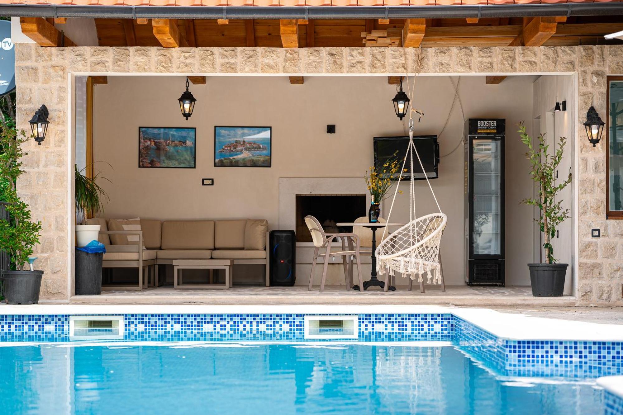 Sunset & Sunrise Villas In Stanisici-Two Villas With Common Pool ブドヴァ エクステリア 写真