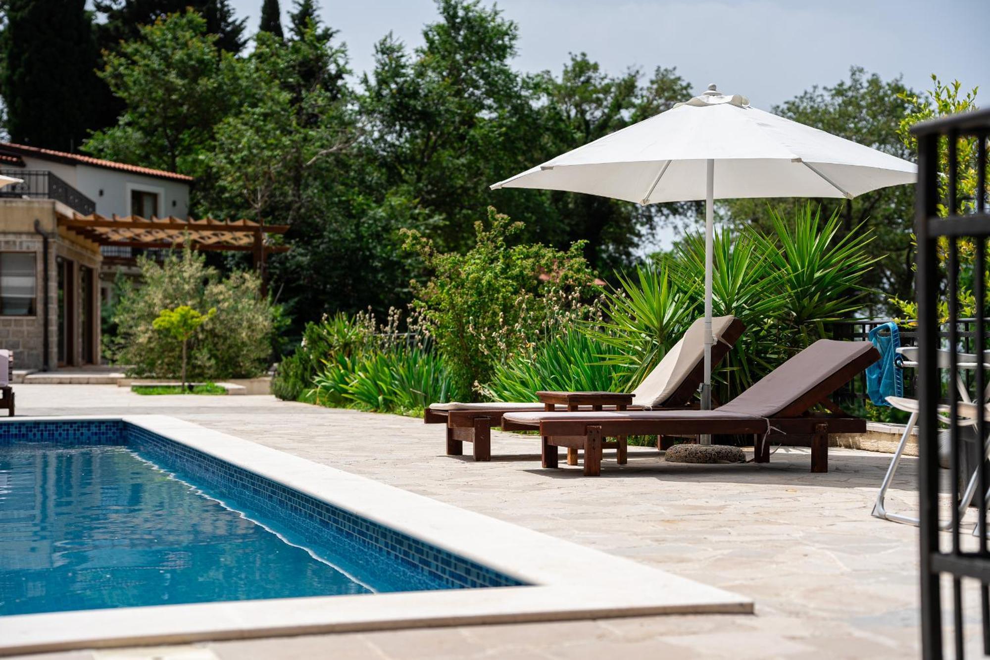 Sunset & Sunrise Villas In Stanisici-Two Villas With Common Pool ブドヴァ エクステリア 写真