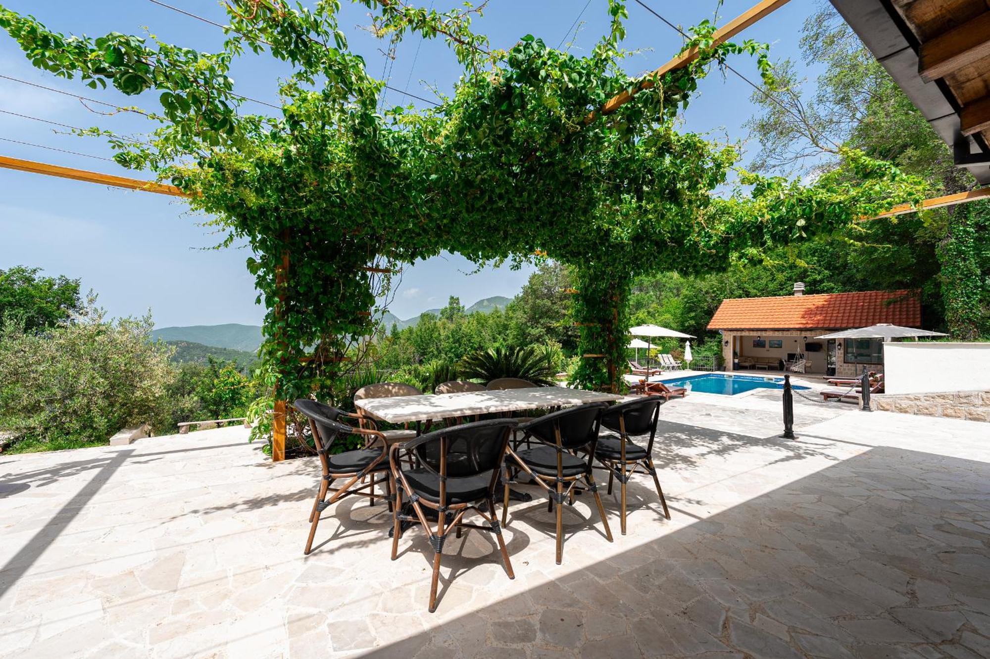 Sunset & Sunrise Villas In Stanisici-Two Villas With Common Pool ブドヴァ エクステリア 写真