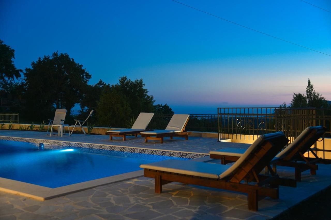 Sunset & Sunrise Villas In Stanisici-Two Villas With Common Pool ブドヴァ エクステリア 写真